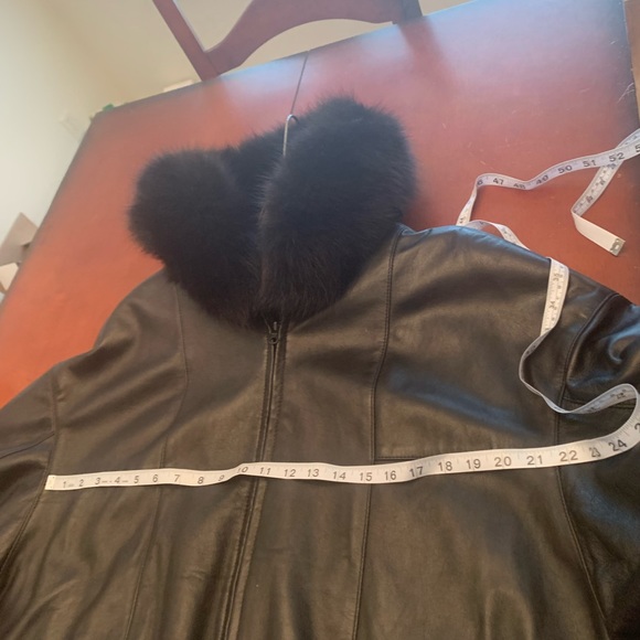 Leather Mink Coat. NWOTPurchased at Nordstrom aprox 2004 for $1500.00 Beautiful! - Picture 9 of 10